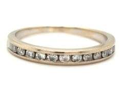 10kt White gold round brilliant cut diamond band