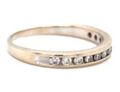 10kt White gold round brilliant cut diamond band
