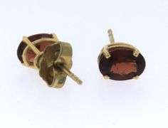 10kt Yellow gold Garnet stud earrings