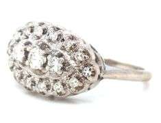 Vintage diamond oval ring in white gold
