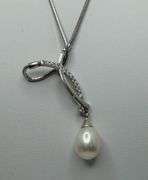 18kt White Gold Pearl Necklace