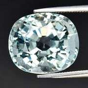 Insane flashing! 8.99 carats! Outstanding Nigerian Aquamarine!