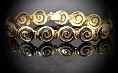 Stylish 14K Yellow Gold Snail Link Bracelet