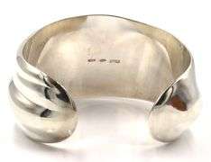 Gucci Free-Form wave bangle bracelet