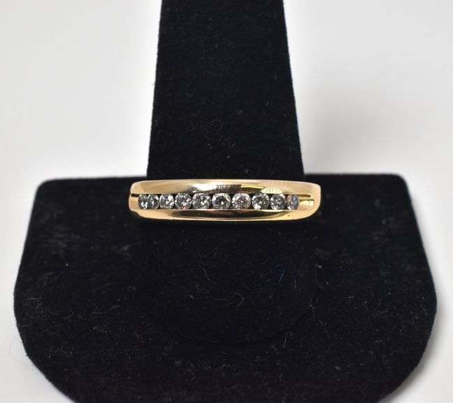 Charming 14K Yellow Gold Diamond Men's Ring