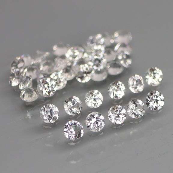 Brilliant! 2.40ct diamond cut diamond white Sapphire set