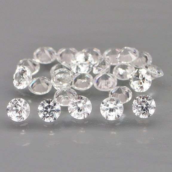 Heated only! 1.94ct diamond white Sapphire set