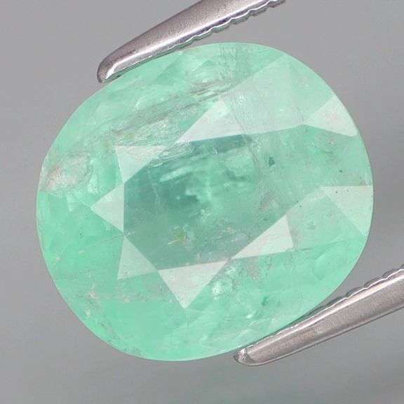 Bright mint green! Oiled only! 2.91ct Nigerian Emerald!