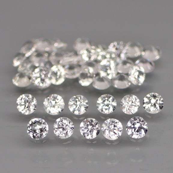 Brilliant! 2.40ct diamond cut diamond white Sapphire set