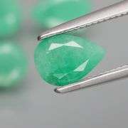 Pear shaped perfection! 2.56ct Colombian Emerald set!