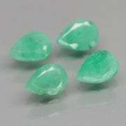 Pear shaped perfection! 2.56ct Colombian Emerald set!
