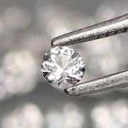 Brilliant! 2.40ct diamond cut diamond white Sapphire set
