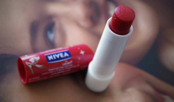 ¡Brillo Nivea con aroma a cereza!