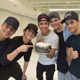 Quien cumple el mismo dia que se formo CNCO? - Que Tan Cncower Eres?