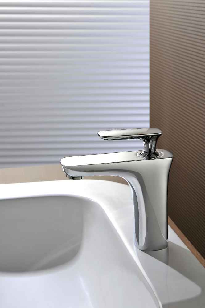 32-in. W 1 Hole Ceramic Top Set In White Color - Overflow Drain Incl.