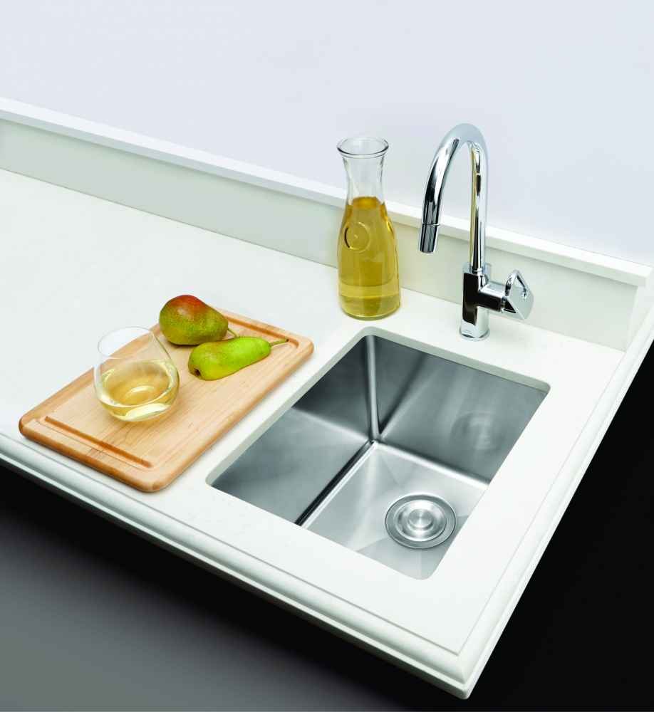 16-in. W CSA Approved Stainless Steel Kitchen Sink With 1 Bowl And 18 Gauge