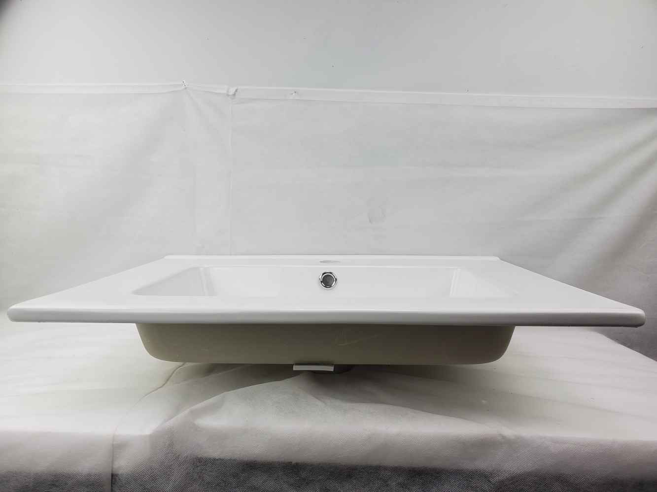 24.16-in. W 18.31-in. D Ceramic Top In White Color For 1 Hole Faucet