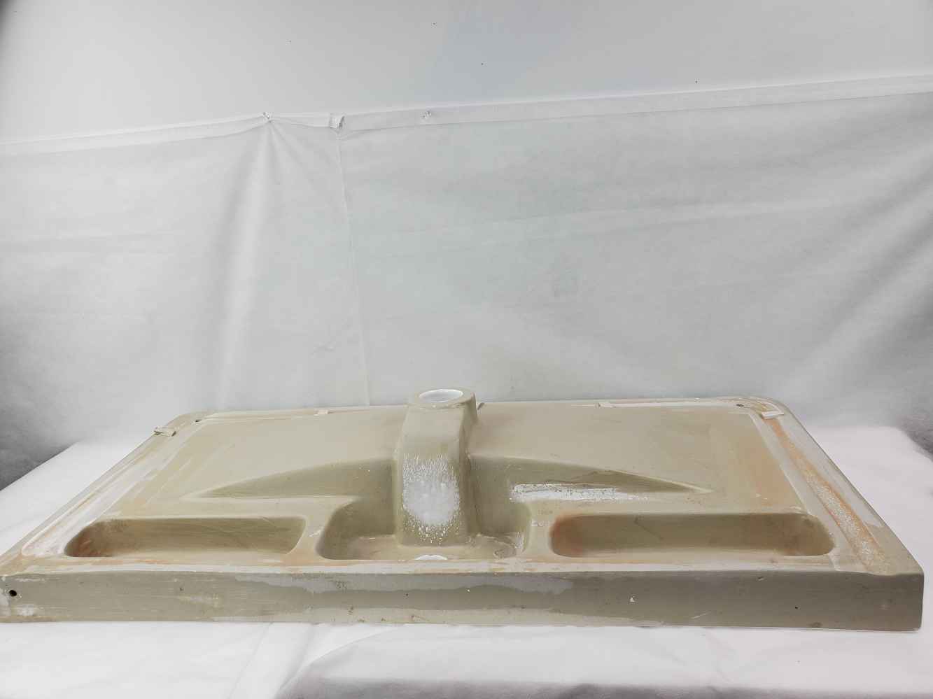 31.89-in. W 15.55-in. D Ceramic Top In White Color For 1 Hole Faucet