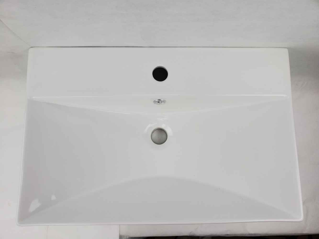 23.86-in. W 15.51-in. D Ceramic Top In White Color For 1 Hole Faucet