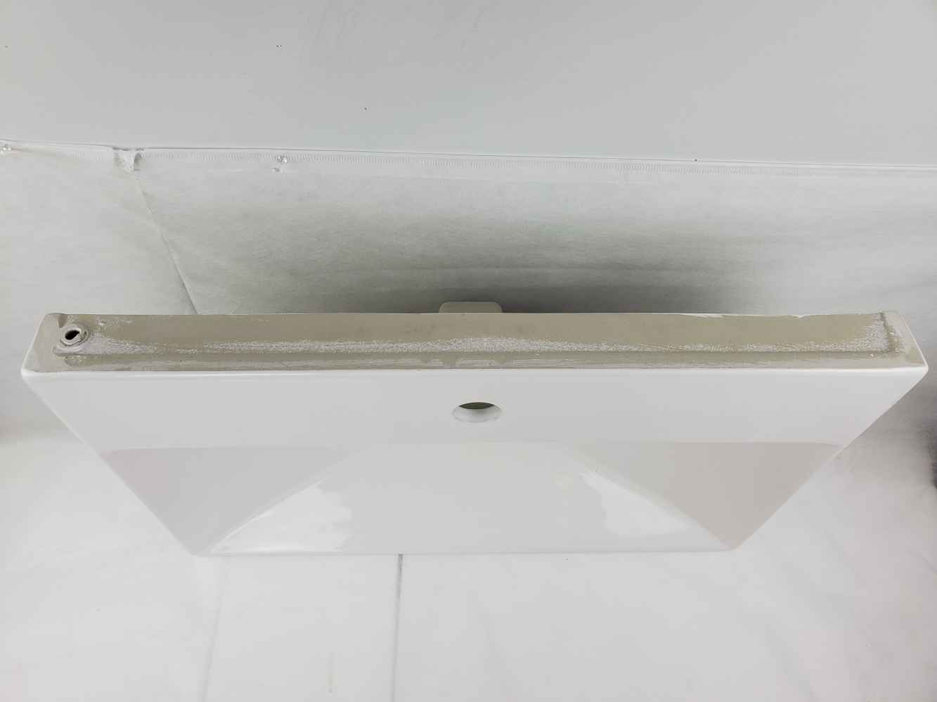23.86-in. W 15.51-in. D Ceramic Top In White Color For 1 Hole Faucet