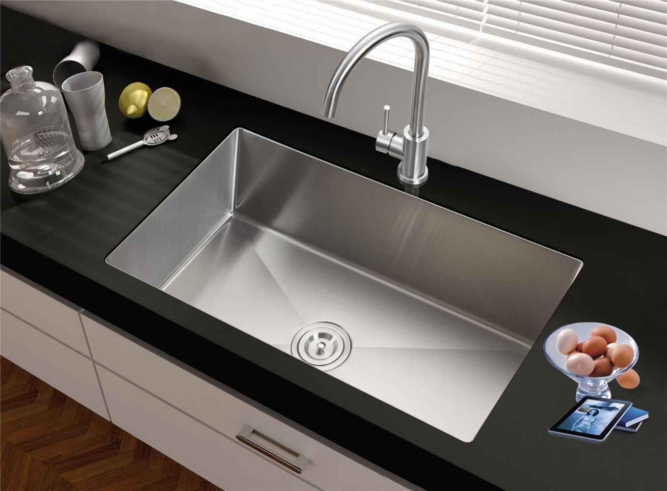 27-in. W CUPC Approved Stainless Steel Kitchen Sink With 1 Bowl And 18 Gauge
