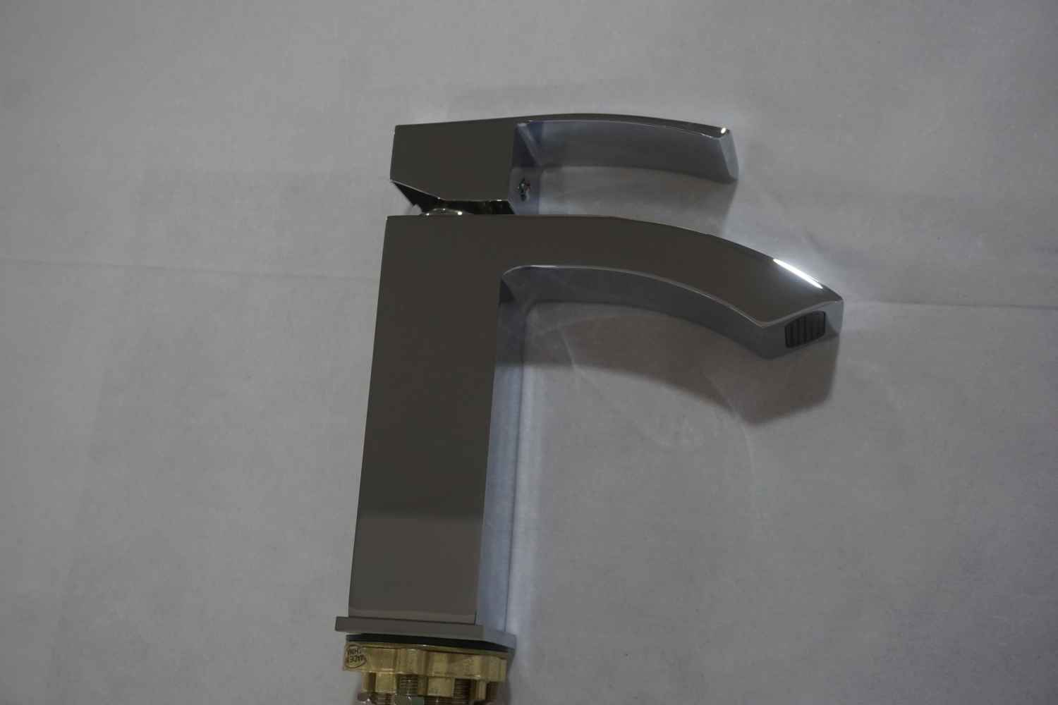 59-in. W 1 Hole Ceramic Top Set In White Color - Overflow Drain Incl.