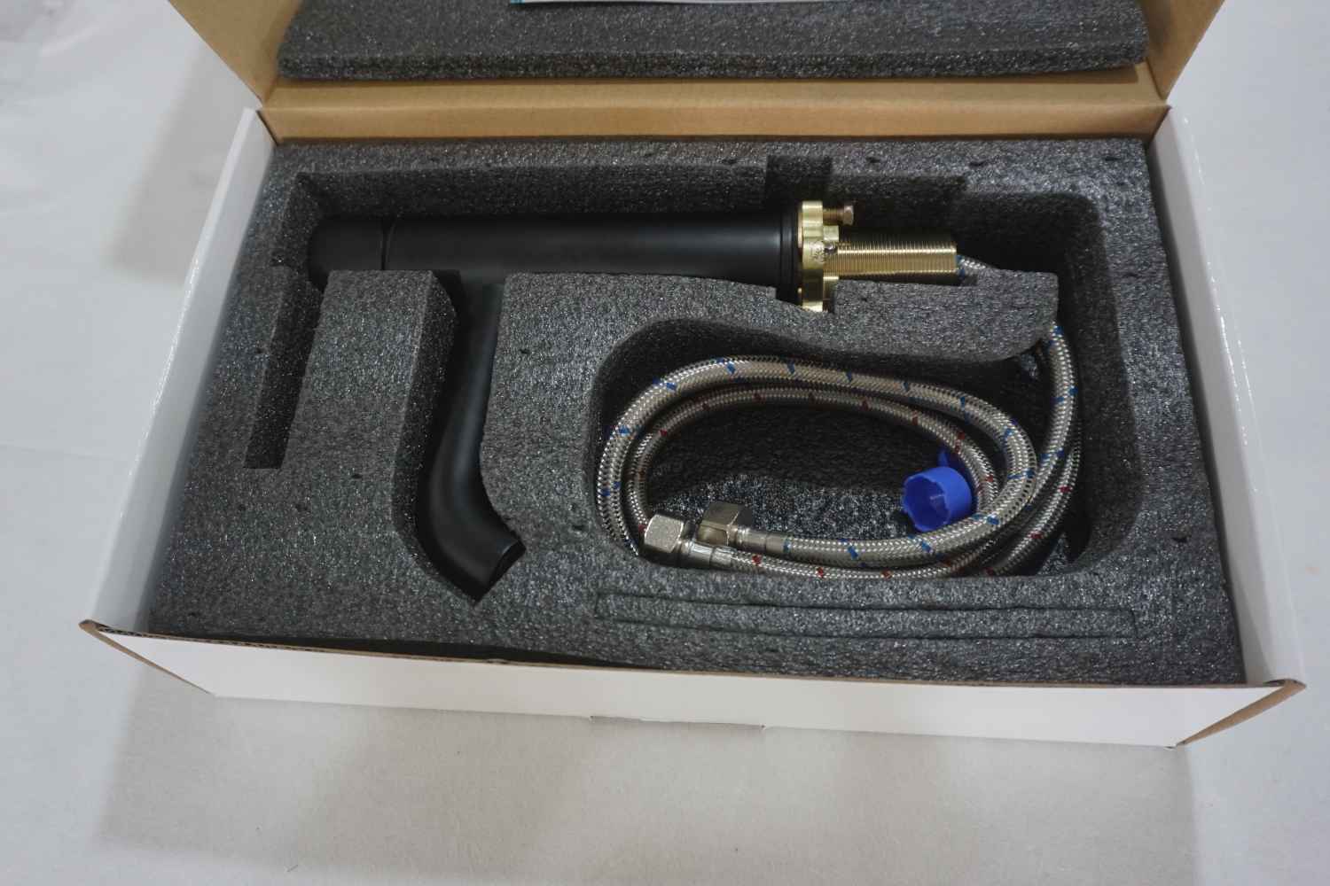 30.75-in. W 1 Hole Ceramic Top Set In White Color - Overflow Drain Incl.