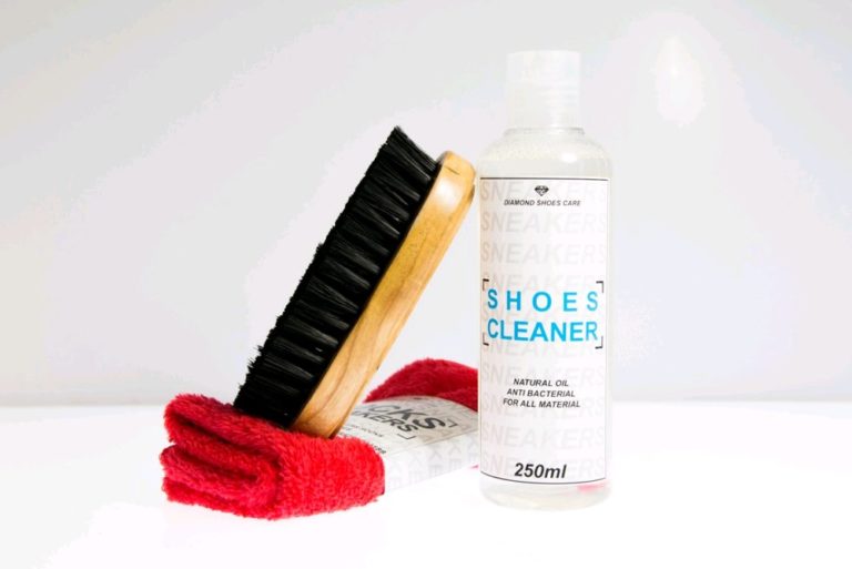 peralatan laundry sepatu