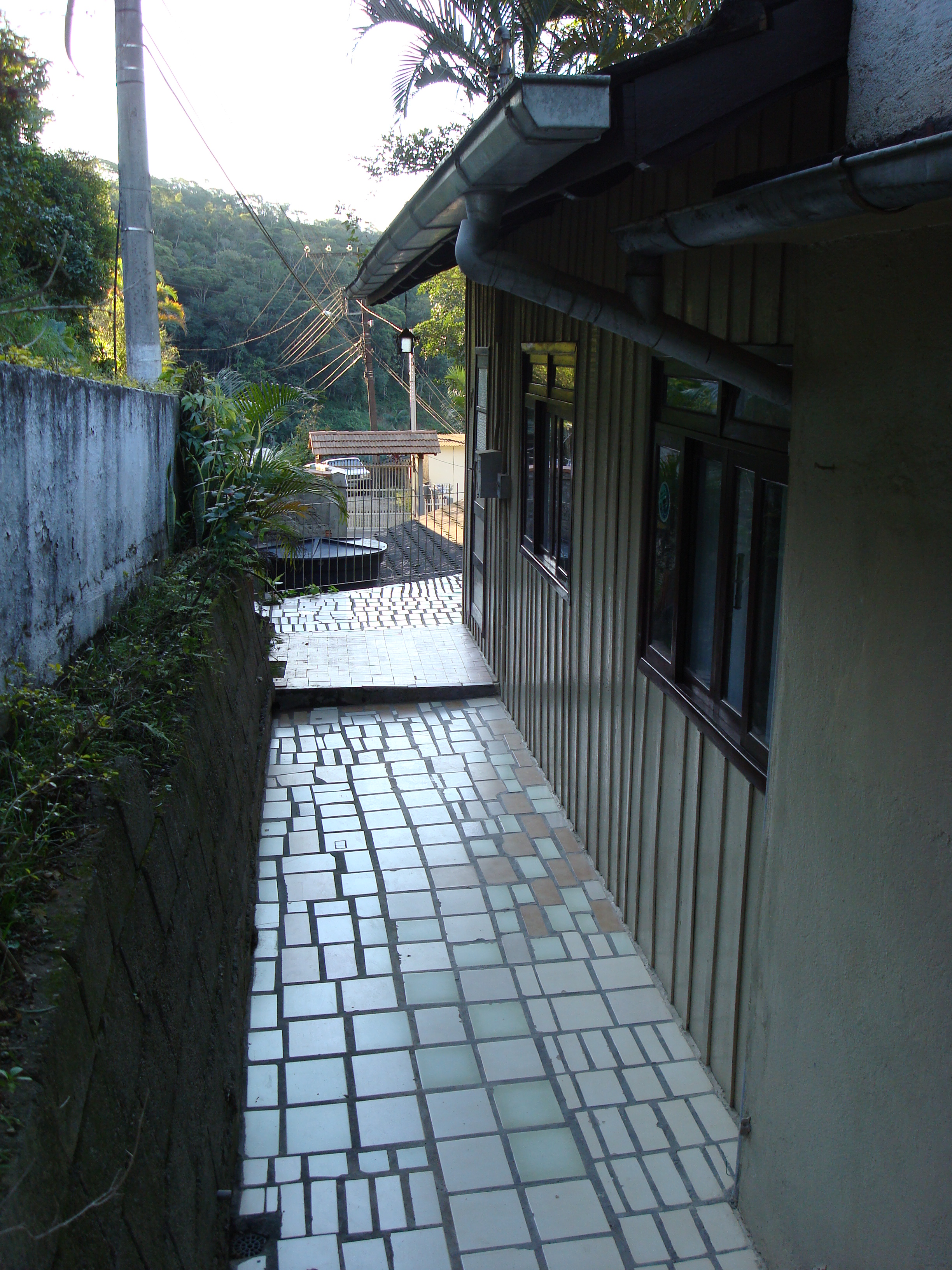 Casa com mais 3 quitinetes para investidores / Exatos 2 km do centro — foto 2