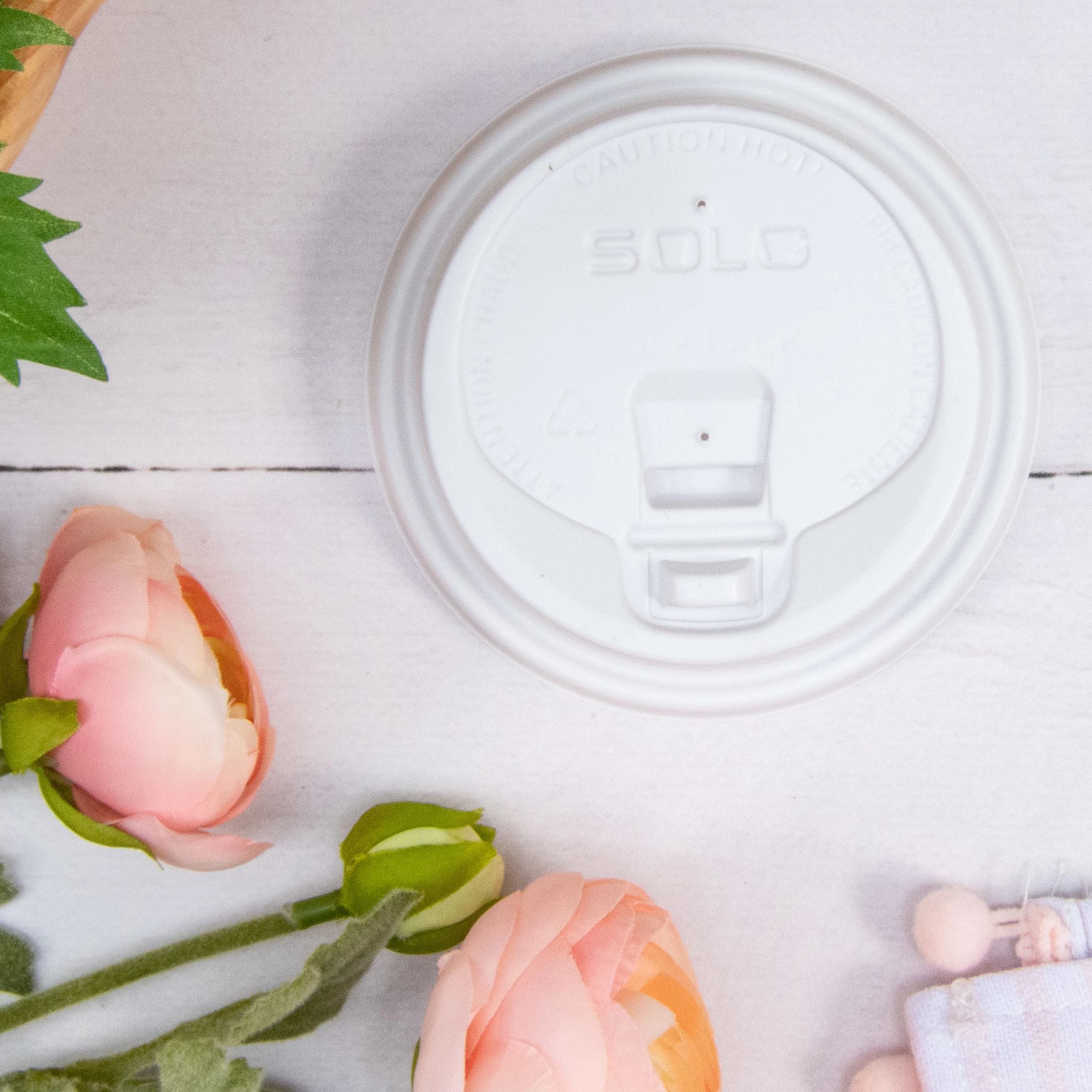 Solo® Travelock™ Lid Dome 3.7X0.9 IN PS White For 10-24 OZ Cup