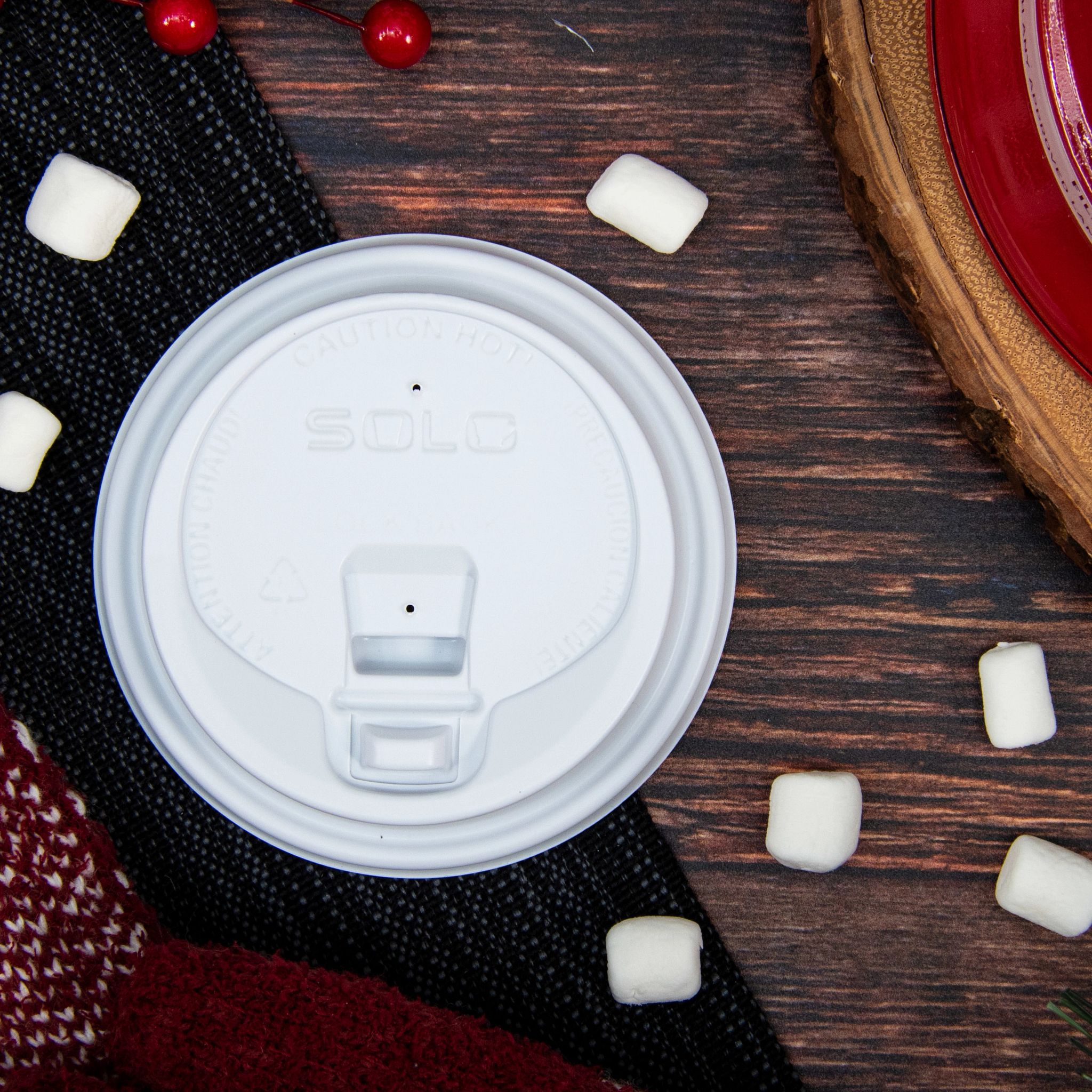 Solo® Travelock™ Lid Dome 3.7X0.9 IN PS White For 10-24 OZ Cup