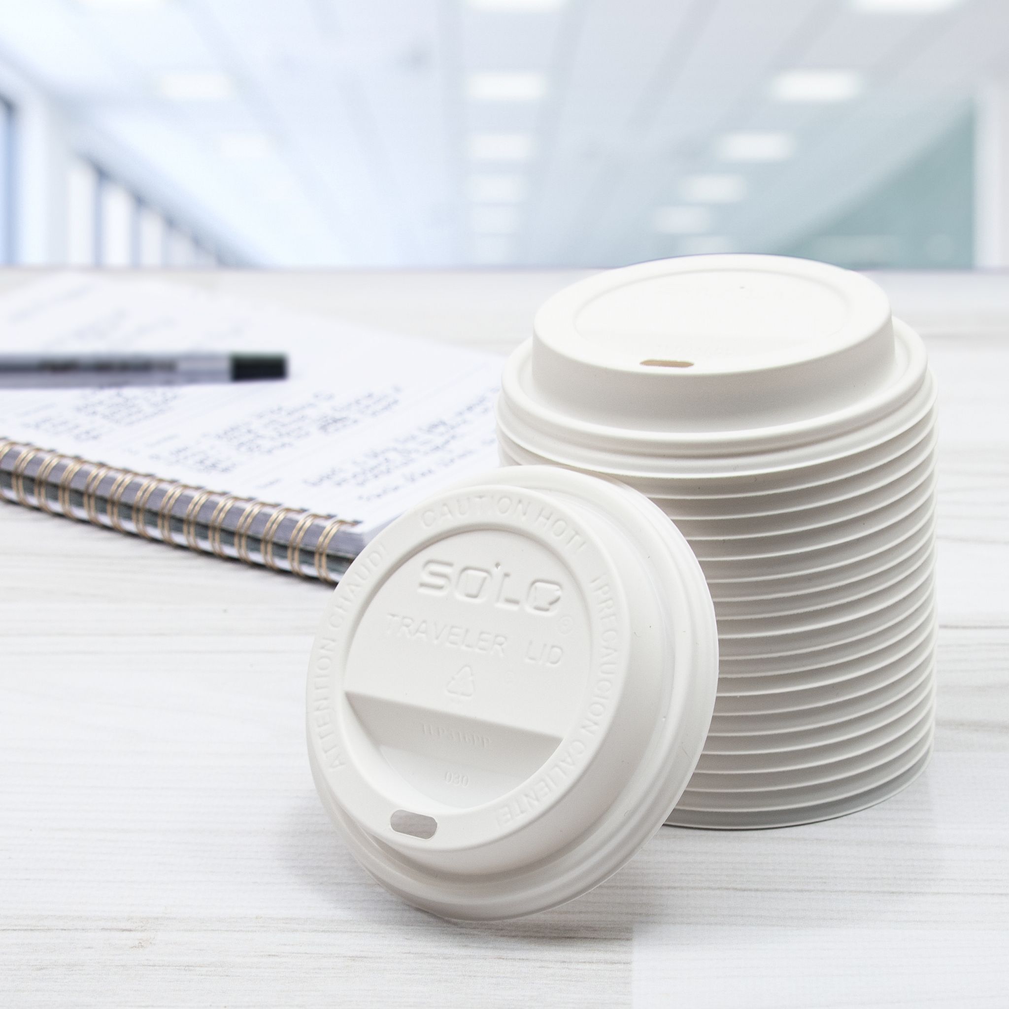 Solo® Traveler® Lid Dome 3.695X0.73 IN PP White For 10-24 OZ Hot
