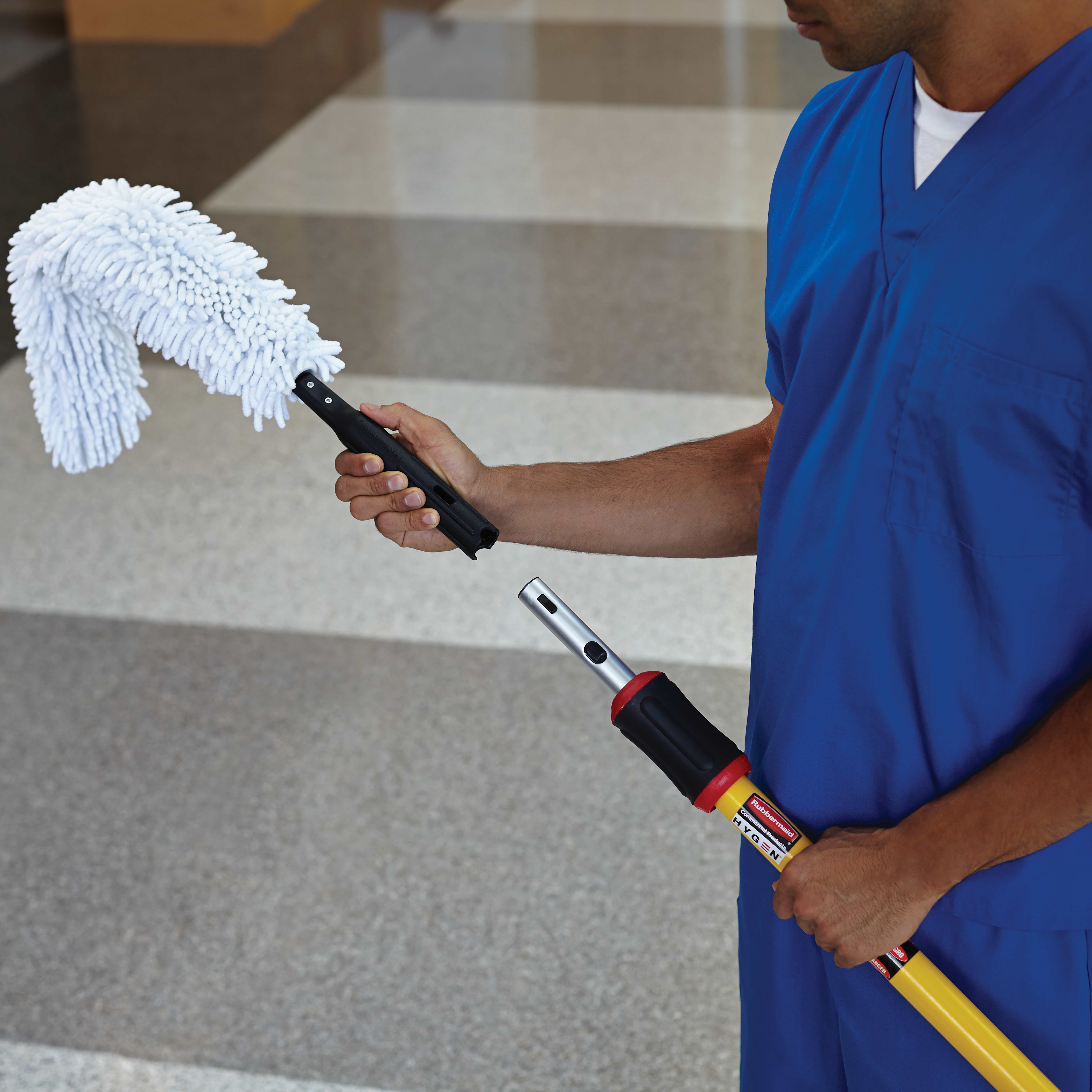 Hygen™ Dusting Wand & Duster 29 IN Microfiber White Quick Connect