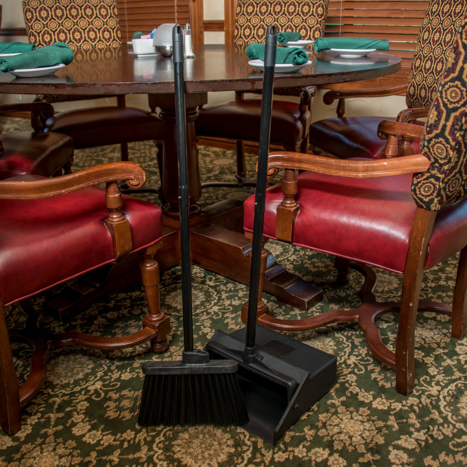Carlisle Foodservice Products® Duo-Sweep® Dust Pan & Broom Plastic