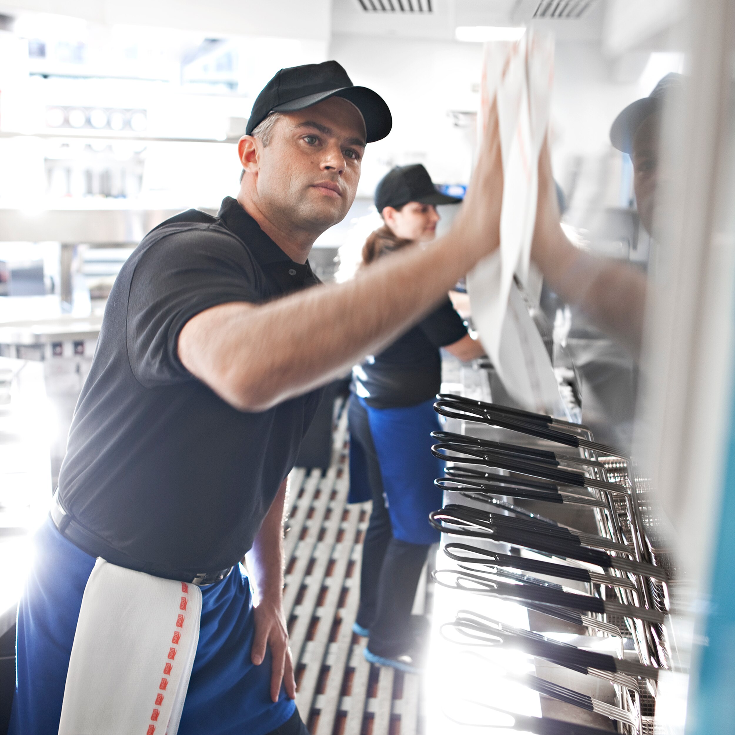 Tork Food Service Cleaning Towel 13X24 IN White 1/4 Fold Odor