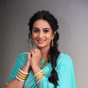 Actress Laya Classic Indian Look With Elegant Jewelry
