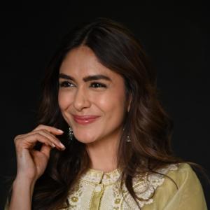 Graceful Ethnic Style Of Actress Mrunal Thakur Wins Hearts