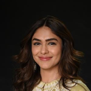 Graceful Ethnic Style Of Actress Mrunal Thakur Wins Hearts