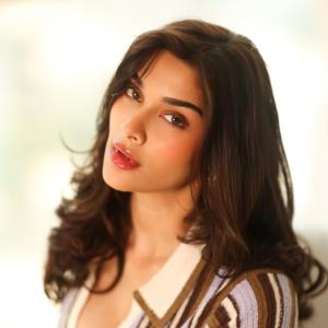 Actress Saiee Manjrekar’s Soft Glam Photoshoot Wins Attention