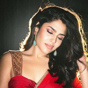 Faria Abdullah Looks Graceful In Stunning Red Saree