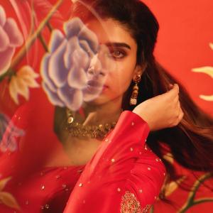 Actress Dushara Vijayan Shines In A Classy Traditional Outfit