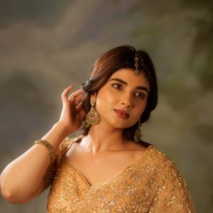 Pragya Nagra Looks Elegant In Golden Ethnic Style