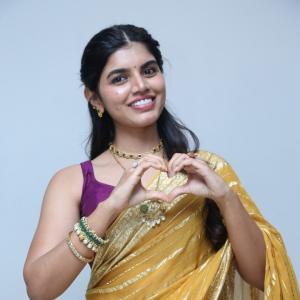 Actress Gayathri Ramana Shines in Yellow Saree with Golden Stripes – Traditional Beauty Captured