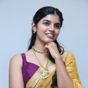 Actress Gayathri Ramana Shines in Yellow Saree with Golden Stripes – Traditional Beauty Captured