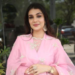 Actress Hasini Sudeer Elegant Traditional Look