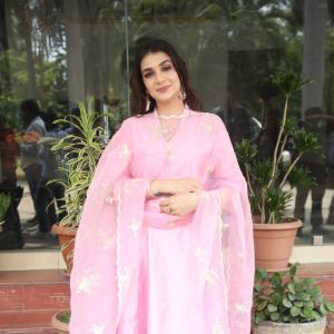 Actress Hasini Sudeer Elegant Traditional Look