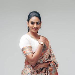 Kamakshi Bhaskarla showcases timeless traditional fashion style