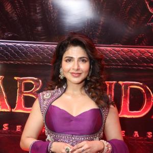 Aishwarya Menon dazzles in purple ethnic outfit at event