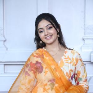 Actress Divyani Mondal Looks Elegant In Traditional Outfit