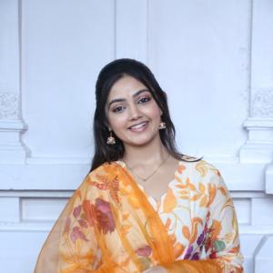 Actress Divyani Mondal Looks Elegant In Traditional Outfit